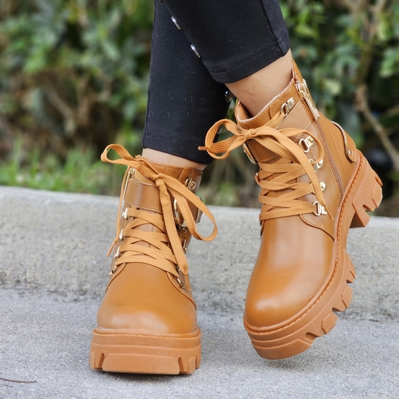 Womens Tan Combat Ankle Boots Lace Up Heeled - Picture 2 of 6